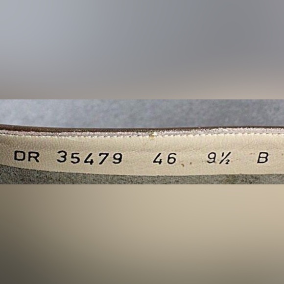 Salvatore Ferragamo Taupe Leather Stacked Heel Rounded Toe Pumps - Picture 8 of 8